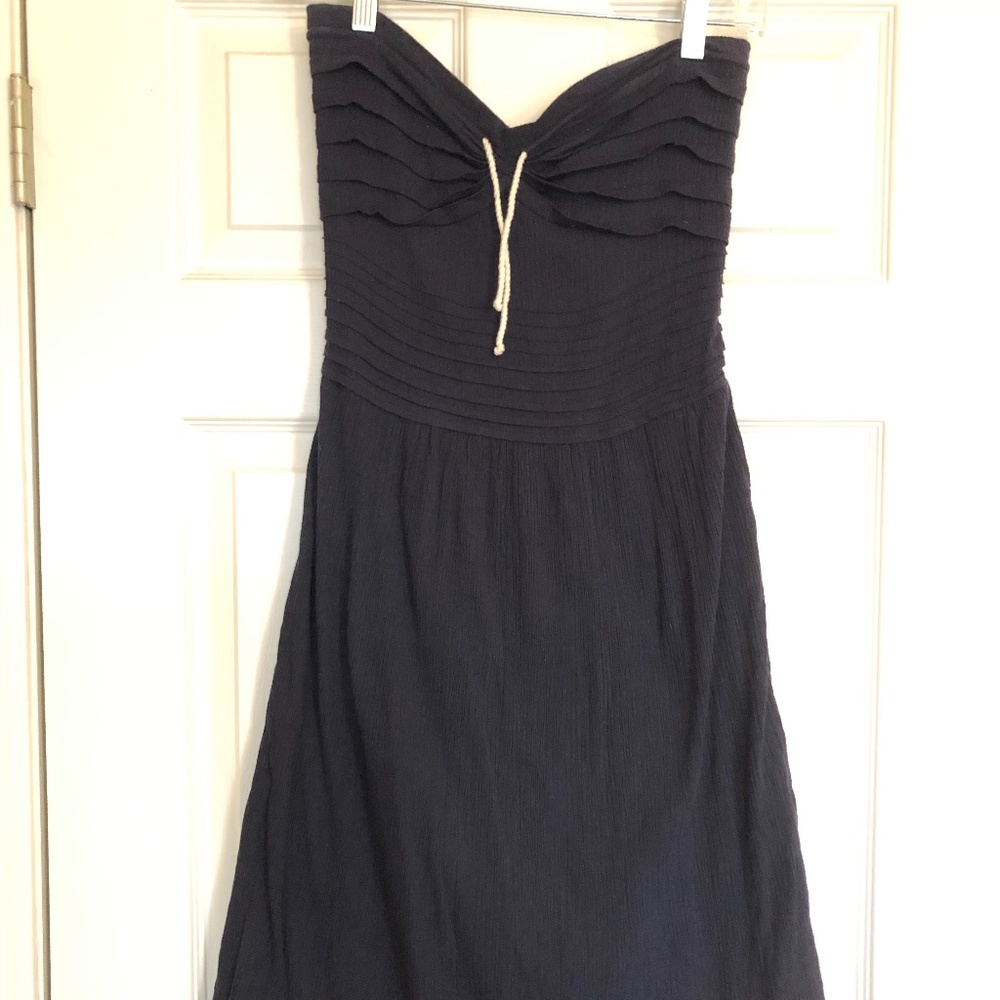 Navy strapless dress
